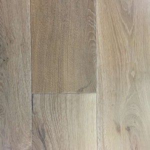 Wide hardwood floors in Colorado